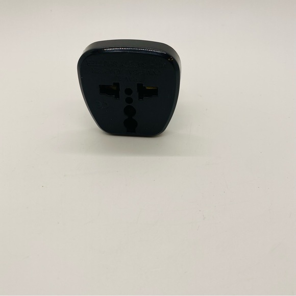 NWOT Travel Adapter US to UK/British Plug (2 in bundle) - Picture 3 of 8
